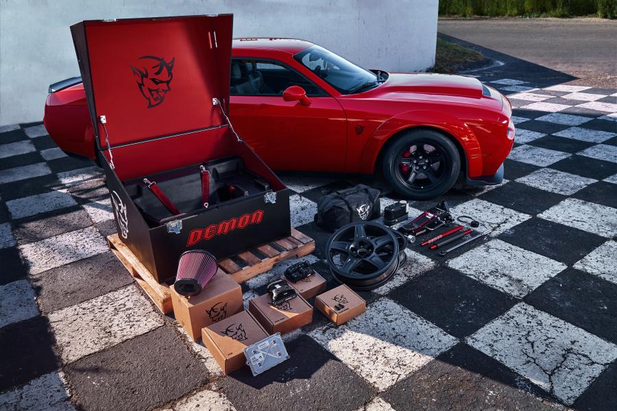  Dodge Challenger SRT Demon 2017 года  (фото 44 из 181)